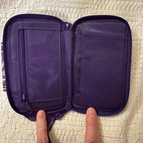 Excellent used condition, Vera Bradley wristlet in a paisley/floral print - Picture 5 of 11